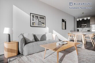 5252 S Cornell Ave in Chicago, IL - Building Photo - Building Photo