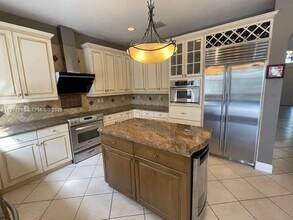 10442 NW 60th Pl in Parkland, FL - Building Photo - Building Photo