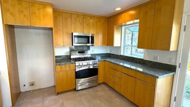 257 Claremont Ave in Long Beach, CA - Building Photo - Building Photo