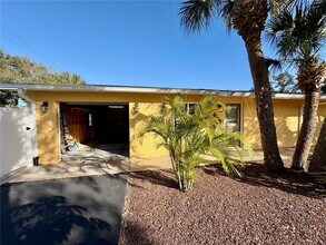 225 70th St N in St. Petersburg, FL - Building Photo - Building Photo