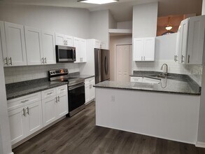 10350 Calico Warbler Ave in Spring Hill, FL - Building Photo - Building Photo