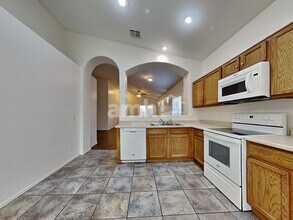 2525 W Nancy Ln in Phoenix, AZ - Building Photo - Building Photo