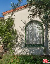 630 N Alta Vista Blvd in Los Angeles, CA - Building Photo - Building Photo