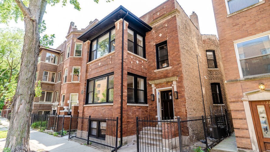 1120 N Oakley Blvd in Chicago, IL - Building Photo