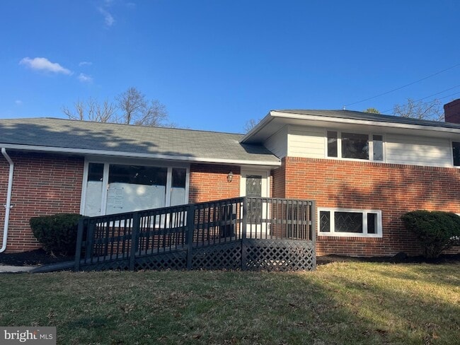 property at 2813 Gwynnview Rd