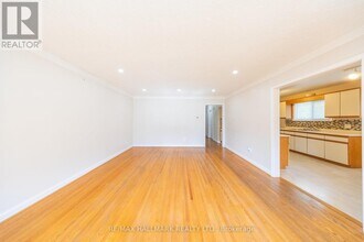 415 Stevenson Rd N in Oshawa, ON - Building Photo - Building Photo