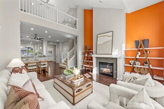 12223 NE 109th Way in Kirkland, WA - Building Photo - Building Photo