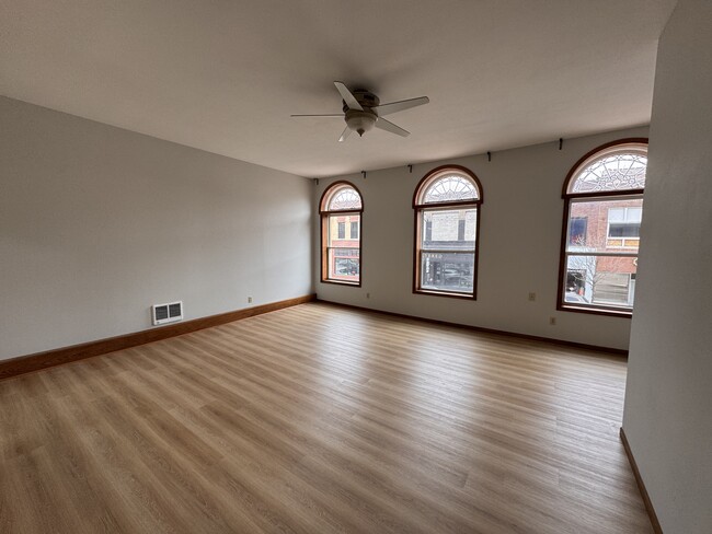 127 Front St, Unit 127B