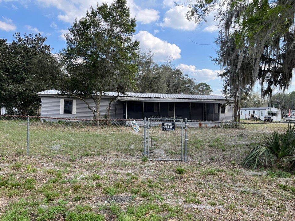 5067 CR 159 in Wildwood, FL - Building Photo