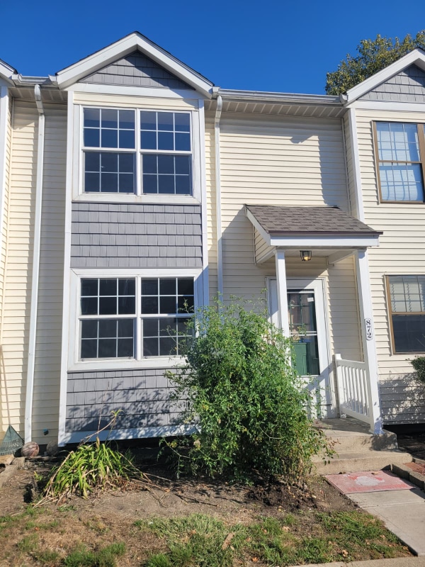 property at 872 Upholland Ln