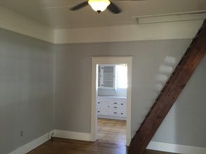 216 E 2nd St in Weatherford, TX - Building Photo - Building Photo