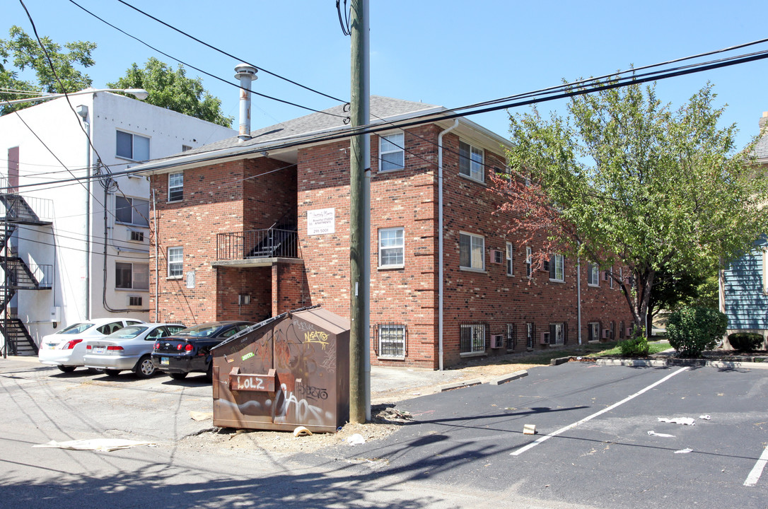 49 E 14th Ave in Columbus, OH - Foto de edificio