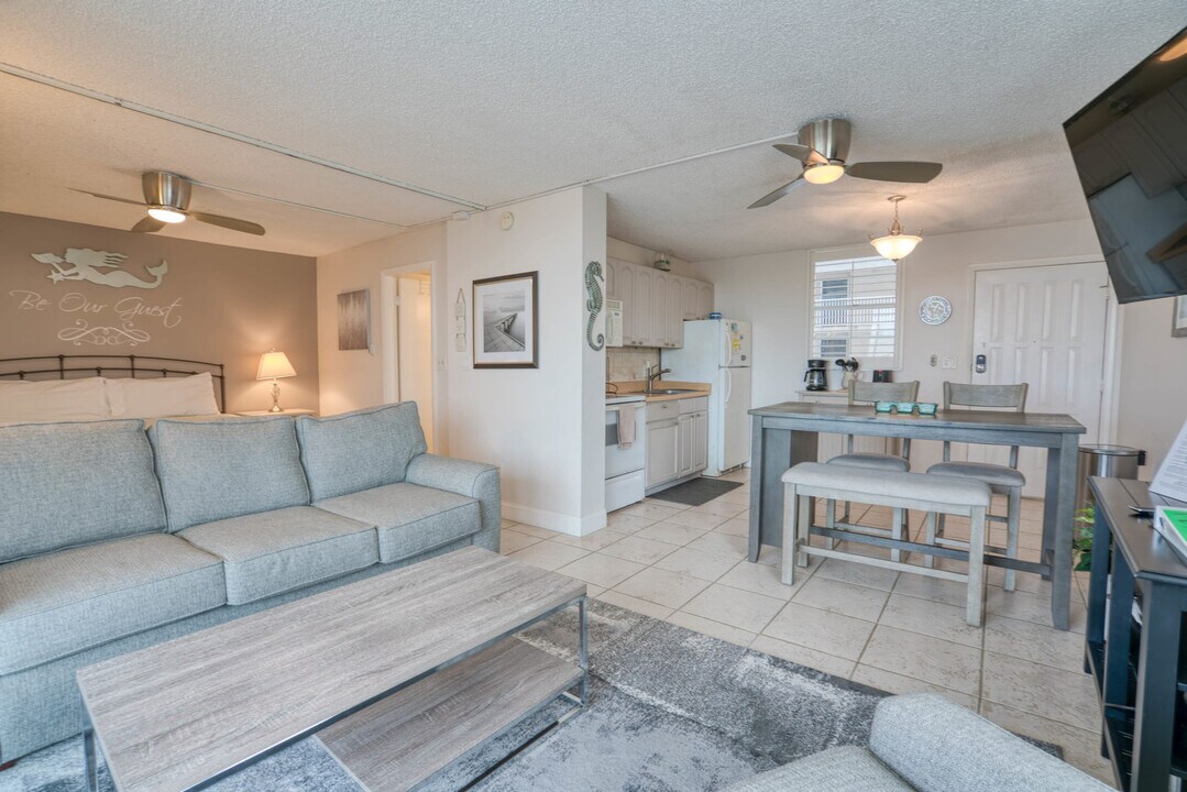 5700 Bonita Beach Rd SW in Bonita Springs, FL - Building Photo