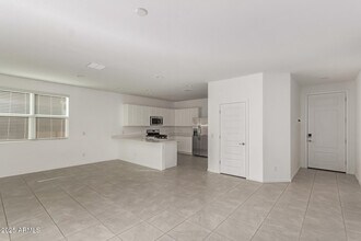 3233 Juniper Cyn Dr in Phoenix, AZ - Building Photo - Building Photo