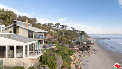 33334 Pacific Coast Hwy in Malibu, CA - Building Photo - Building Photo