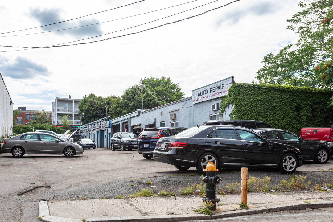 415 Cambridge St in Allston, MA - Foto de edificio