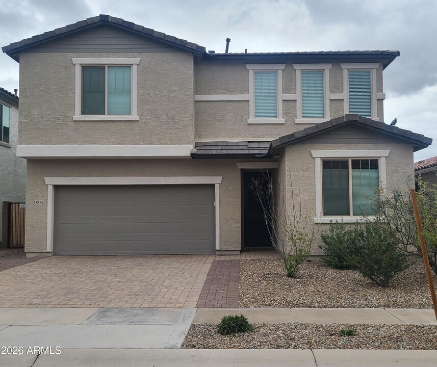 18374 W Weatherby Dr in Surprise, AZ - Building Photo