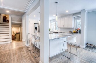 55 Oxford Rue in Baie-d'Urfé, QC - Building Photo - Building Photo