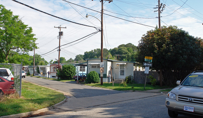 Christopher Newport Estates in Newport News, VA - Building Photo - Building Photo