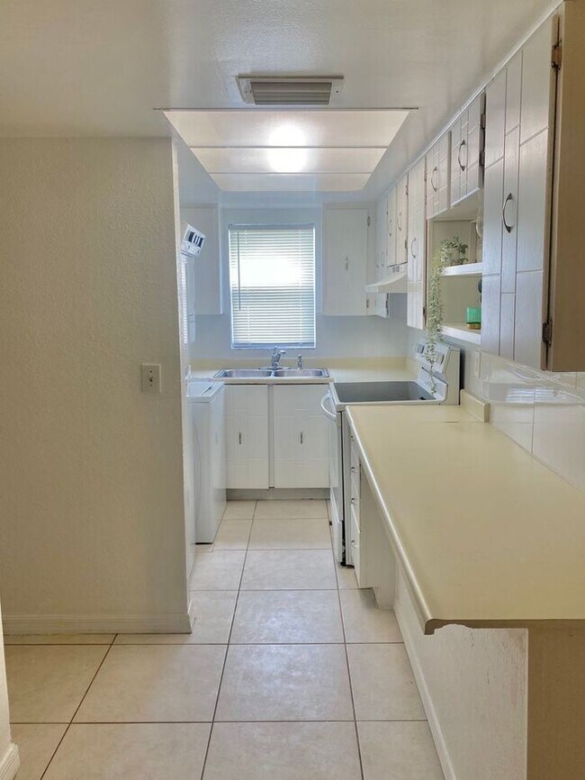 617 E San Sebastian Ct in Altamonte Springs, FL - Building Photo - Building Photo