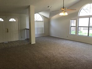 8386 Slippery Rock in San Antonio, TX - Building Photo - Building Photo
