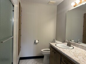 260 Mark Twain Dr in Reeds Spring, MO - Building Photo - Building Photo