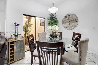 13625 SW 99th Terrace in Miami, FL - Foto de edificio - Building Photo