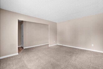15593 Fox Plains Dr in Florissant, MO - Building Photo - Building Photo
