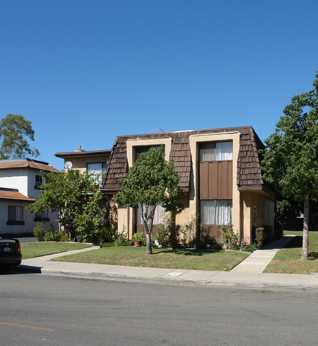 6571 Westpark Pl in Westminster, CA - Building Photo - Building Photo