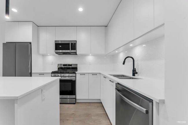 8353 200A St in Langley, BC - Building Photo - Building Photo