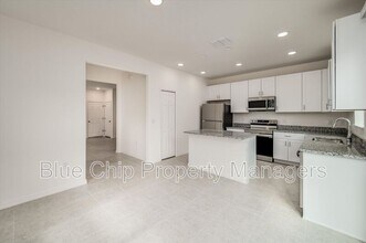 34200 Cinder Wy in Wesley Chapel, FL - Building Photo - Building Photo