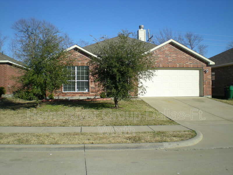 1014 Churchill Dr Photo