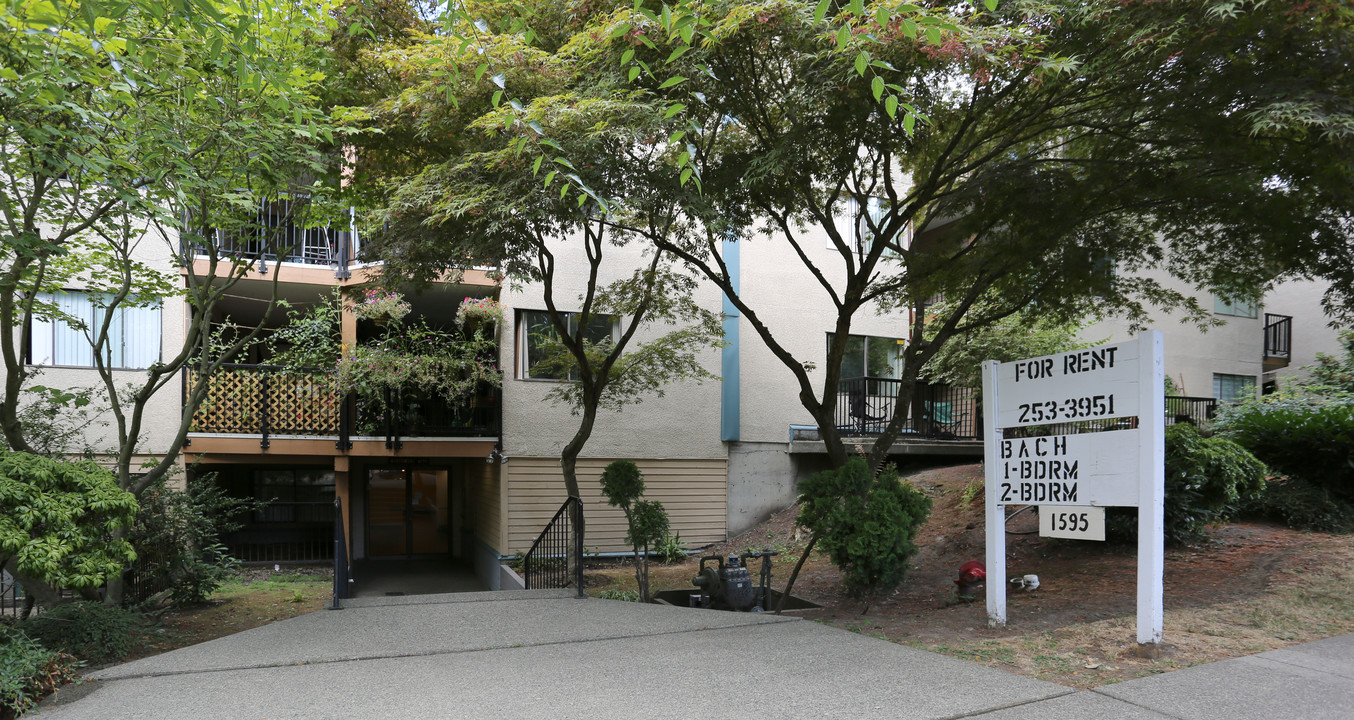 The Hazelmere Apartments in Vancouver, BC - Building Photo