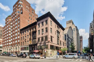 677-679 Madison Ave in New York, NY - Building Photo