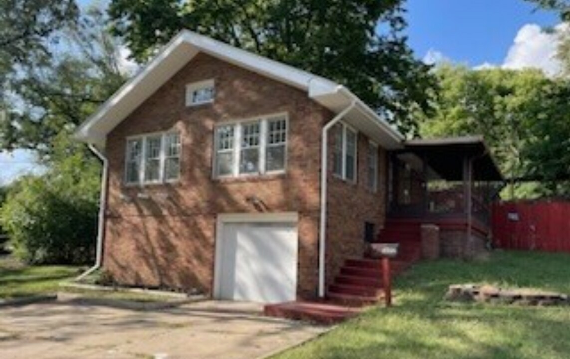 3602 E Bering St in Decatur, IL - Building Photo