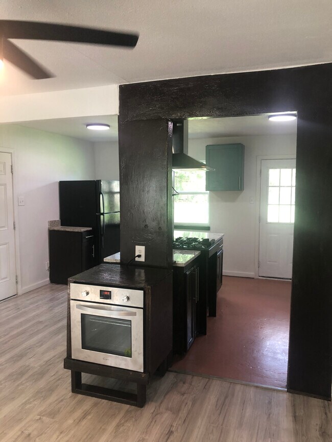 415 Candlelight Ln in San Marcos, TX - Building Photo - Building Photo