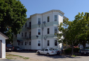 12-14 Holmes St Apartments