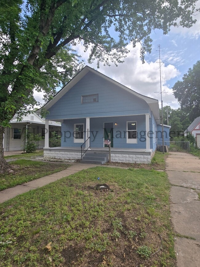 property at 212 S Meridian Ave