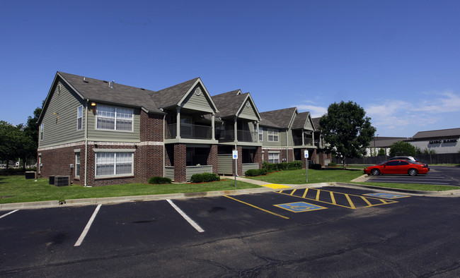 Garden Courtyards in Tulsa, OK - Building Photo - Building Photo