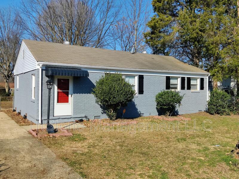 2231 English Dr in Charlotte, NC - Building Photo