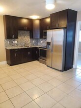 3071 SW 27th Ave in Miami, FL - Foto de edificio - Building Photo