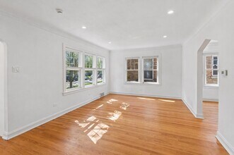 5266 N La Crosse Ave in Chicago, IL - Building Photo - Building Photo