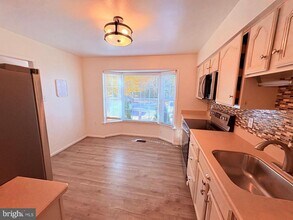 12010 Glen Alden Rd in Fairfax, VA - Building Photo - Building Photo