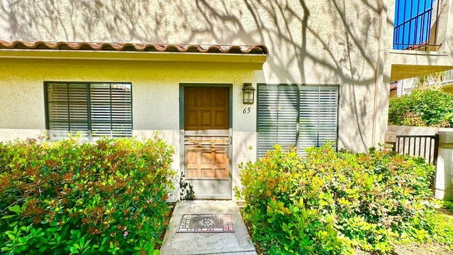 7620 Palmilla Dr in San Diego, CA - Building Photo - Building Photo