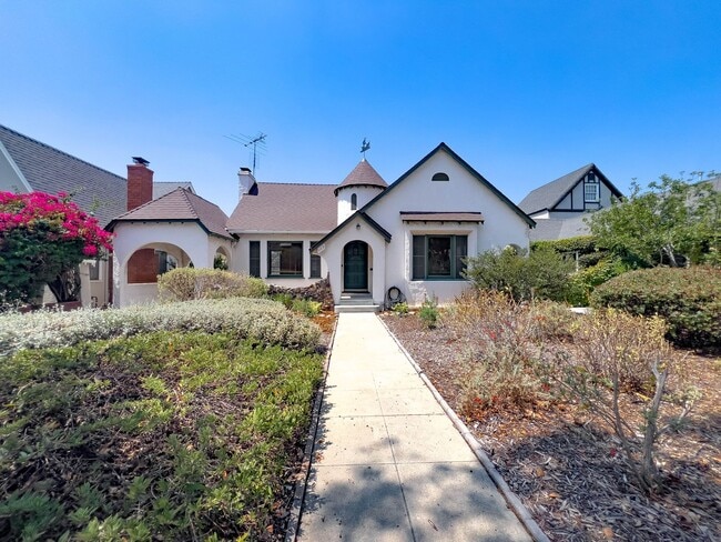 property at 1119 Geneva St