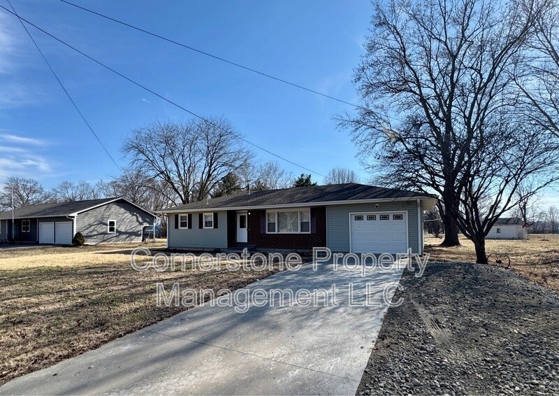 202 W Bridge St in Perry, KS - Building Photo