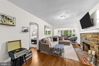 43 Wilburtha Rd in Ewing Township, NJ - Building Photo - Building Photo