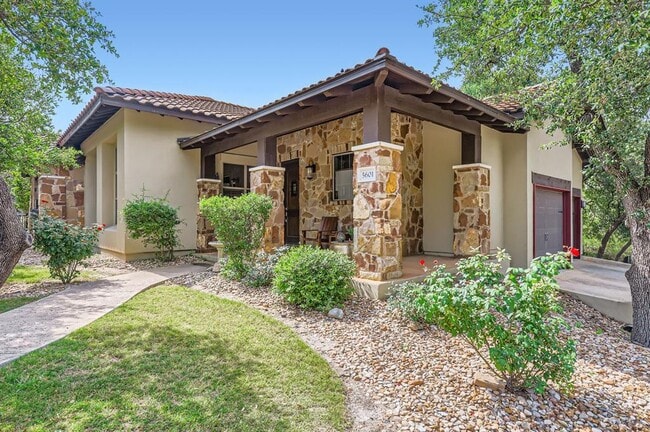 5601 Patagonia Pass in Bee Cave, TX - Building Photo - Building Photo