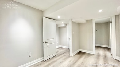 131 Mcwilliams Cres in Oakville, ON - Building Photo - Building Photo