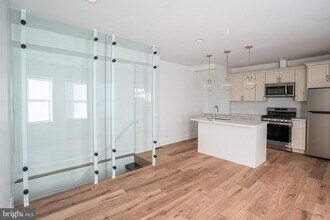 2538 E County Line Rd in Ardmore, PA - Building Photo - Building Photo